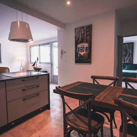 Appartement Avec Cour Privee Centre Ville Classe 4 Etoiles Remparts 1 ラ・ロシェル エクステリア 写真