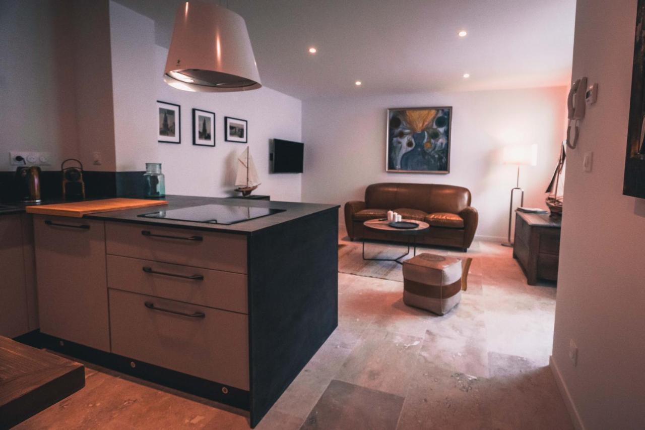 Appartement Avec Cour Privee Centre Ville Classe 4 Etoiles Remparts 1 ラ・ロシェル エクステリア 写真