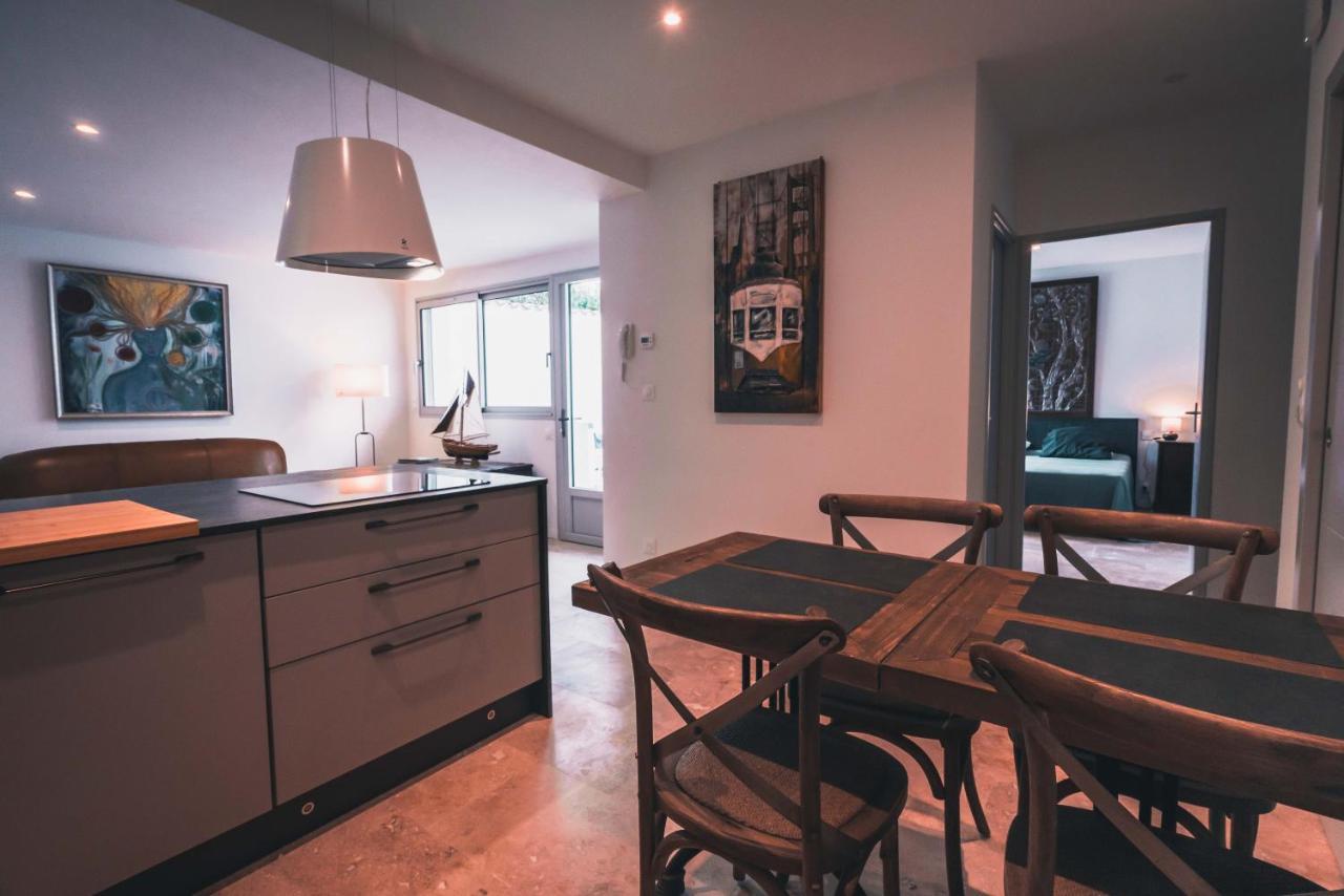 Appartement Avec Cour Privee Centre Ville Classe 4 Etoiles Remparts 1 ラ・ロシェル エクステリア 写真