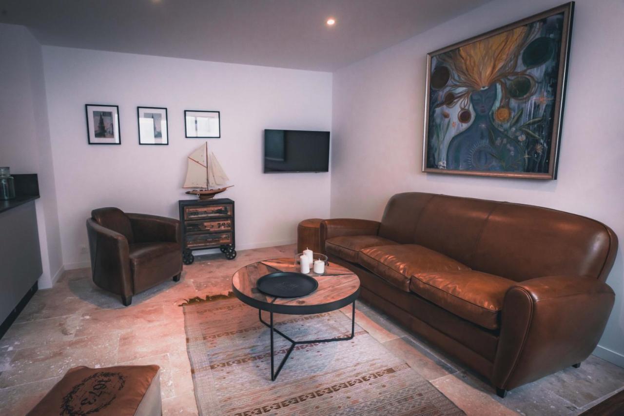 Appartement Avec Cour Privee Centre Ville Classe 4 Etoiles Remparts 1 ラ・ロシェル エクステリア 写真